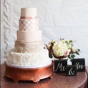 elegant wedding cake